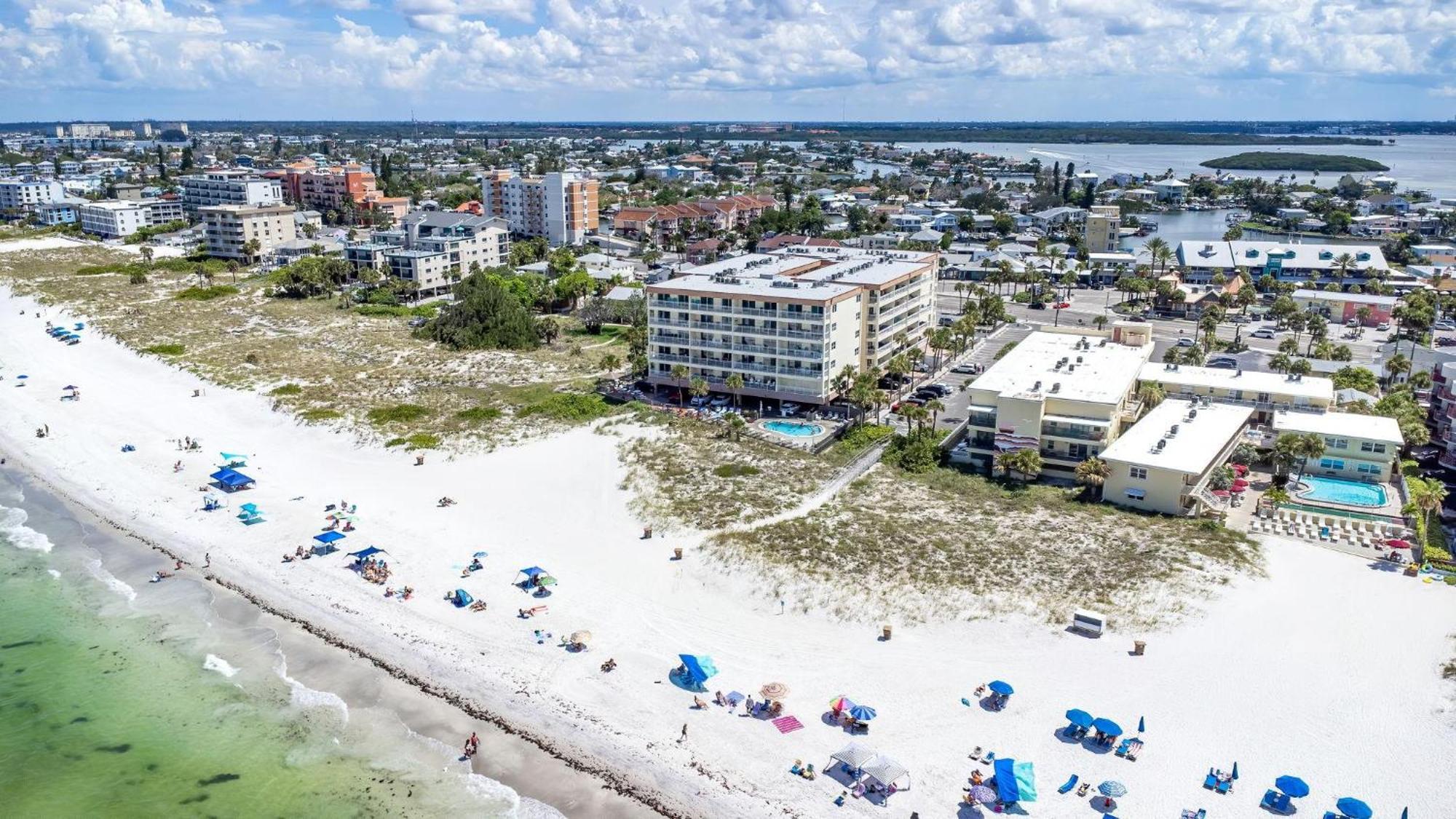 Beachfront Madeira Norte St. Pete Beach Extérieur photo